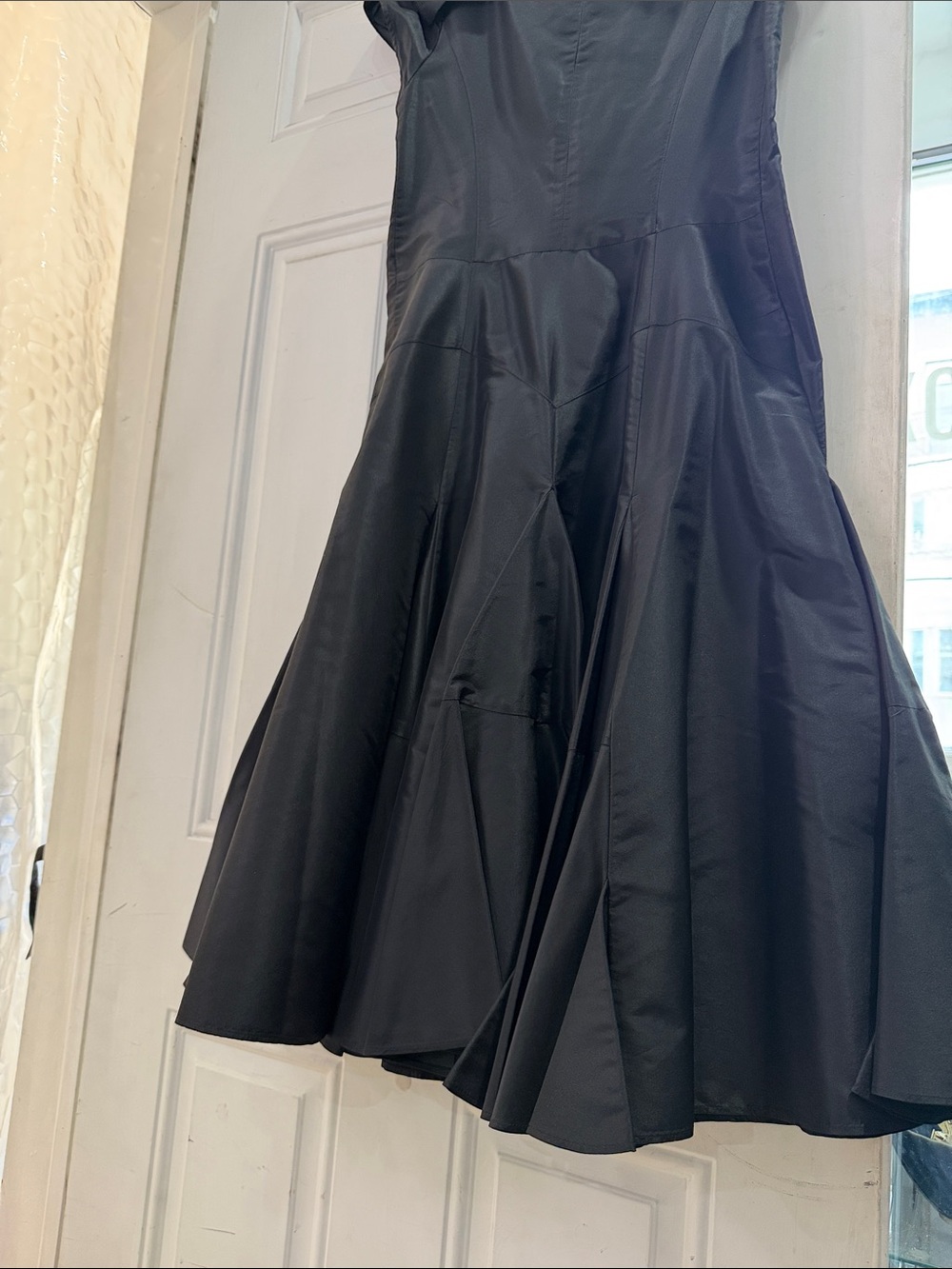 Diane Von Furstenberg Black Fit-and-Flare Midi Dress - Picture 4 of 5